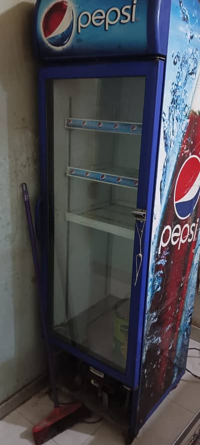 FAST FOOD CAFE FOR SALE (CHILLER,PIZZA CONVEYOR, MARBLE TABLE,DEEP FRE