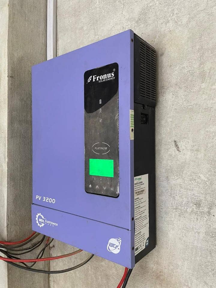 Fronus New condition inverter 10by10 0