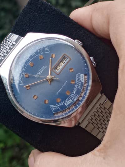 ORIGINAL VINTAGE RAKETA PERPETUAL CALENDAR