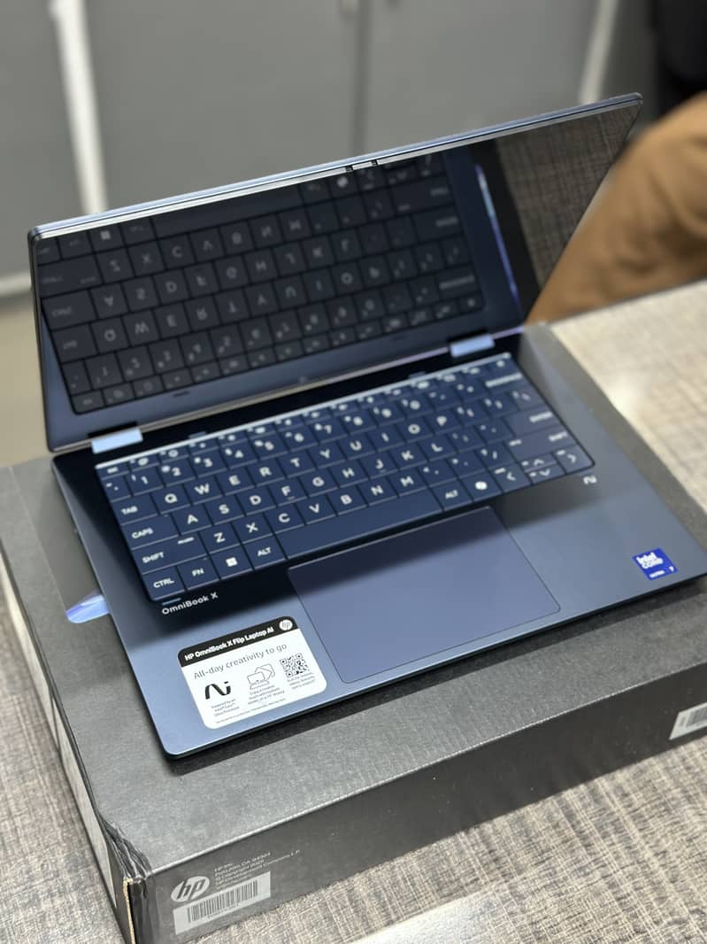 HP OmniBook X Flip || Core Ultra 7 256V / 16GB DDR5 1 Tb Nvme (New) 11