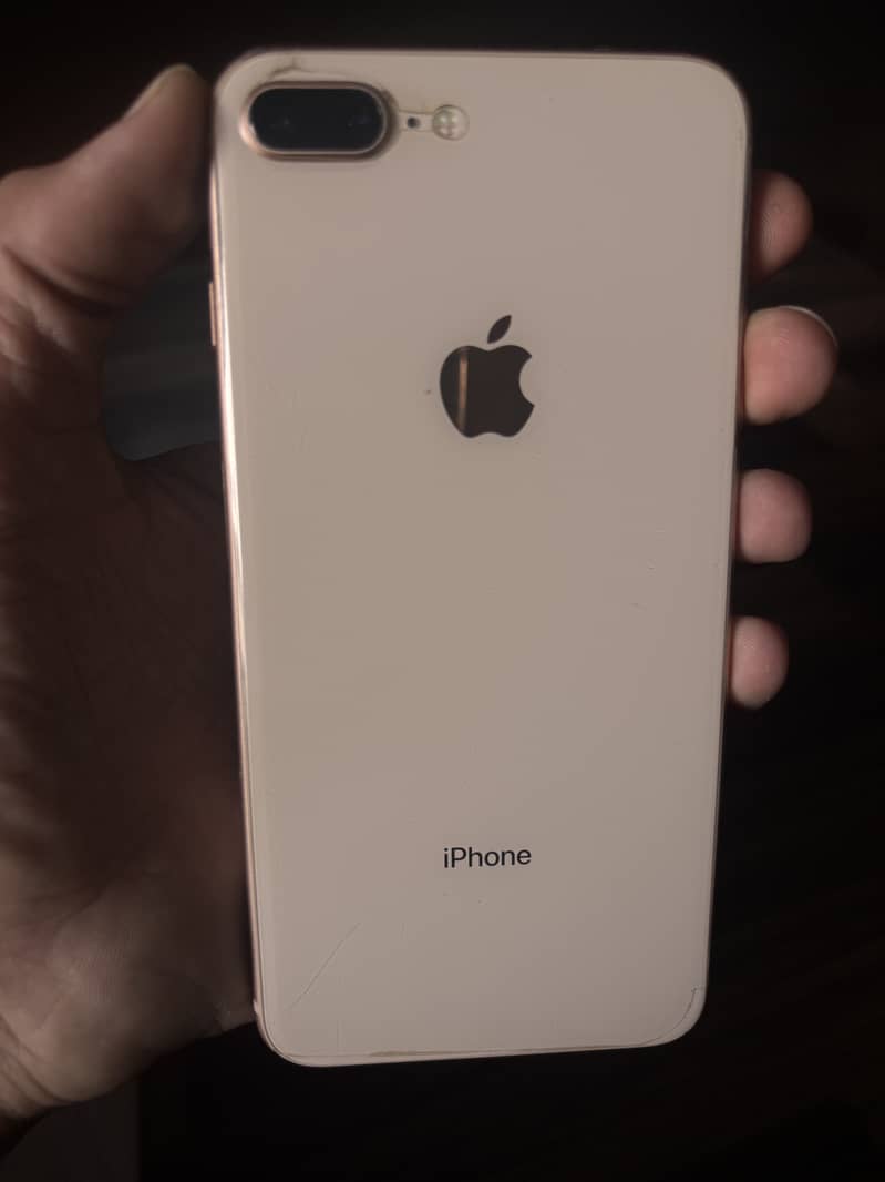 Apple iPhone 8 Plus 1