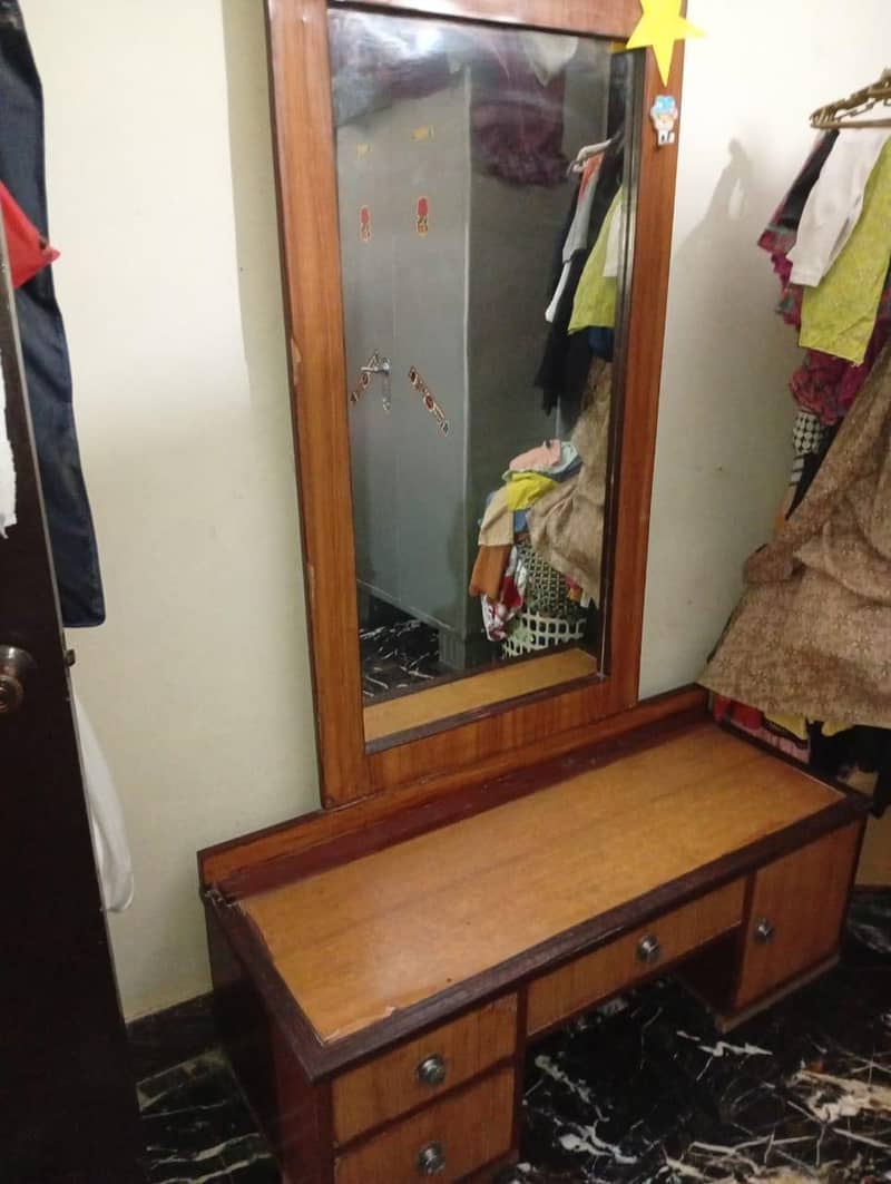 Dressing Table 0