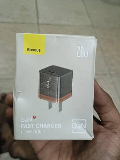 baseus 20w gan  charger mini