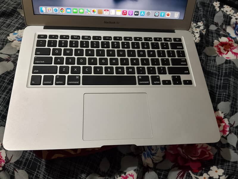 MacBook 1