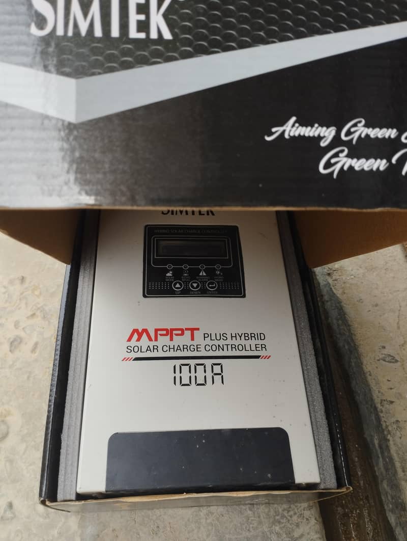 Simtek MPPT Solar Controller 100A Excellent Condition 0