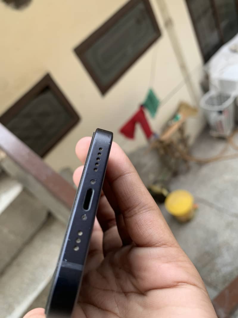 Apple iPhone 12 3