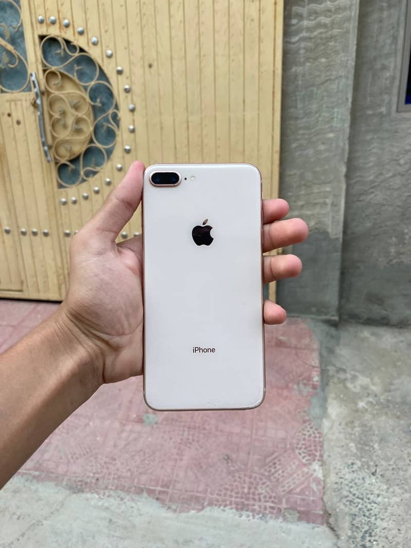iPhone 8 Plus 2