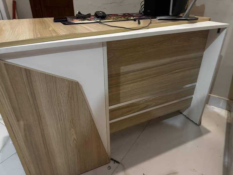 Office/ study table 0
