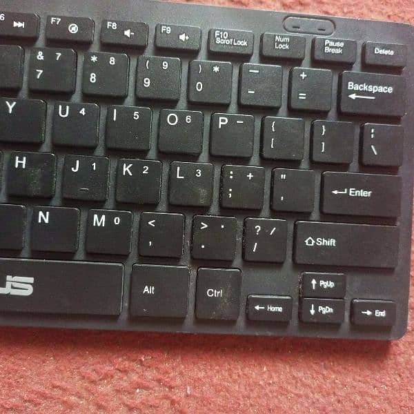 ASUS  mini keyboard. 6