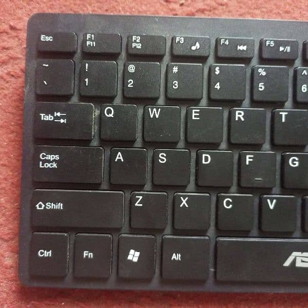 ASUS  mini keyboard. 7