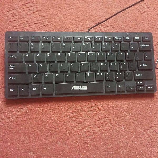ASUS  mini keyboard. 8