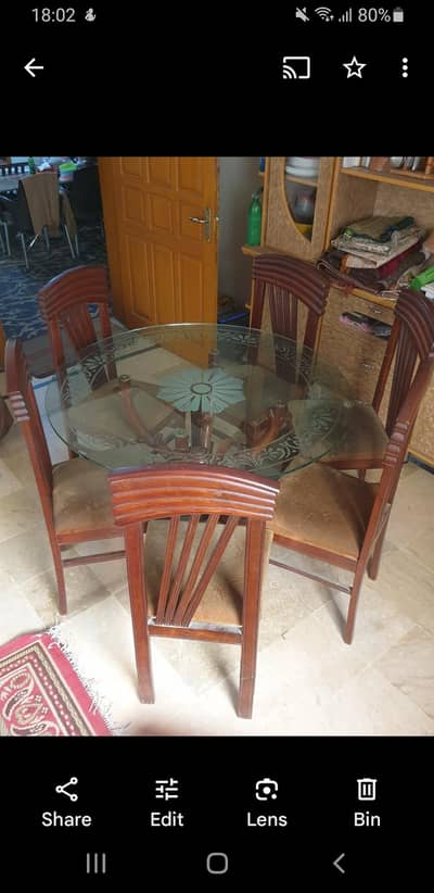 round dining table with 6 chairs
