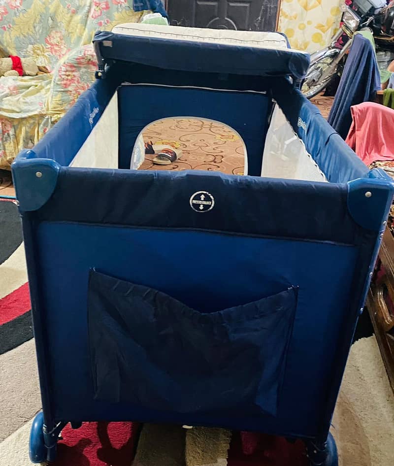 Baby cot 2