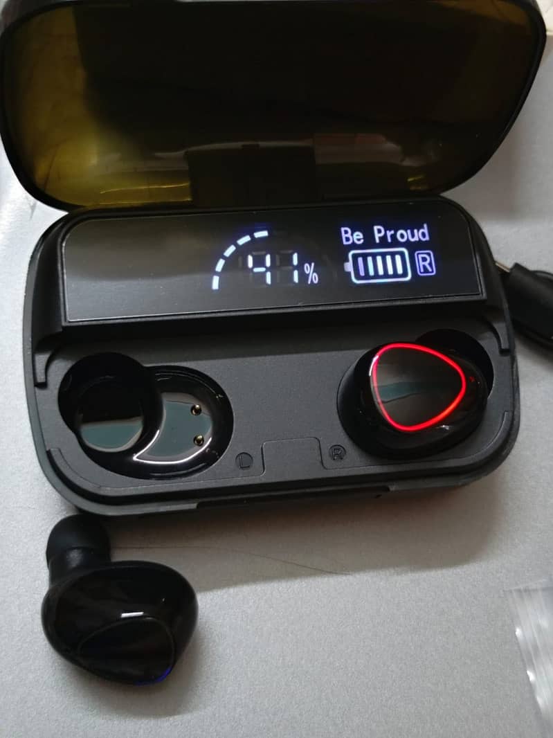 M10 Wireless Earphone 3