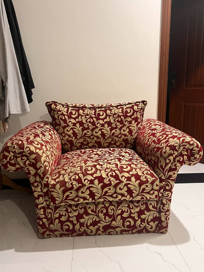 2 comfortable sofas in good condition 1
