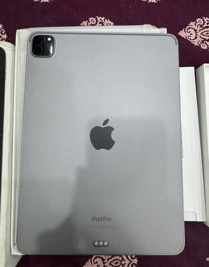 Apple iPad Pro with full box New - Tablets - 1105352322