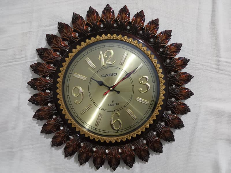 fancy wall clock 0