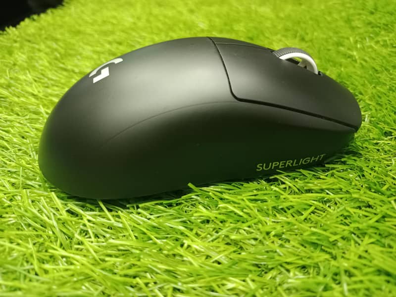 logitech g pro suparlight  wireless gaming mouse 3