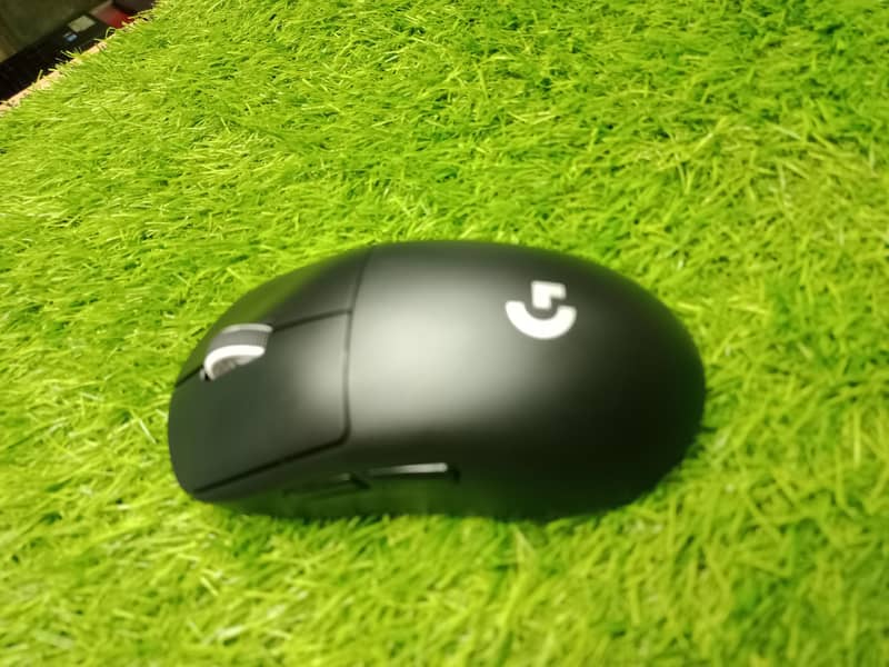 logitech g pro suparlight  wireless gaming mouse 4
