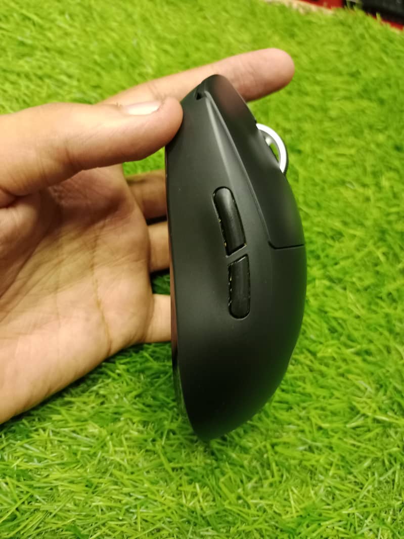 logitech g pro suparlight  wireless gaming mouse 9