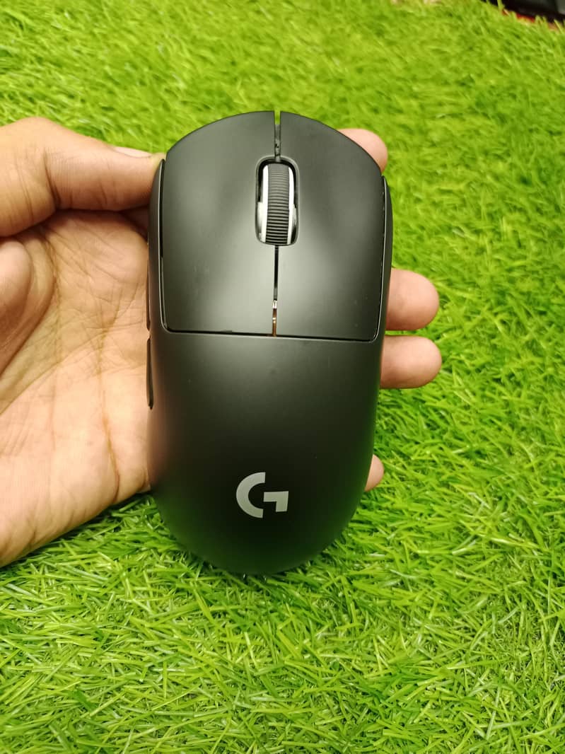 logitech g pro suparlight  wireless gaming mouse 10