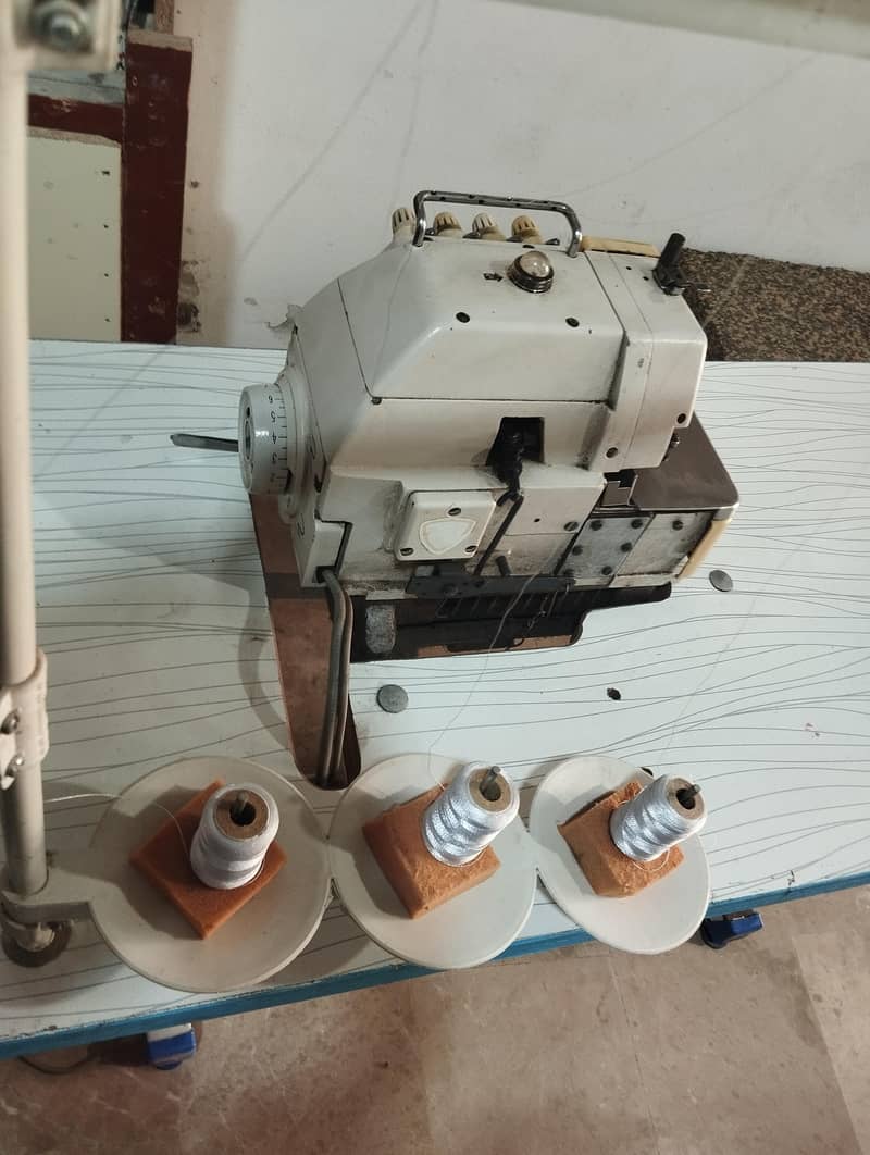 pikko + overlock machine  747 0