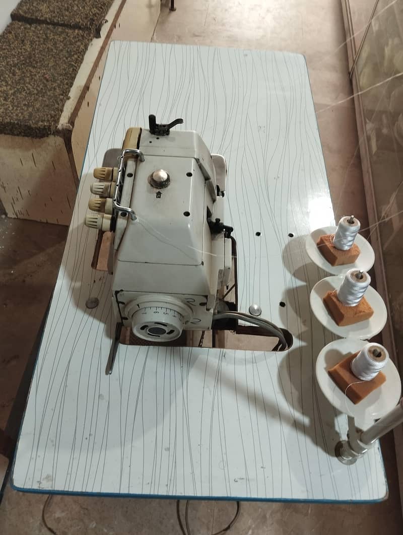 pikko + overlock machine  747 1