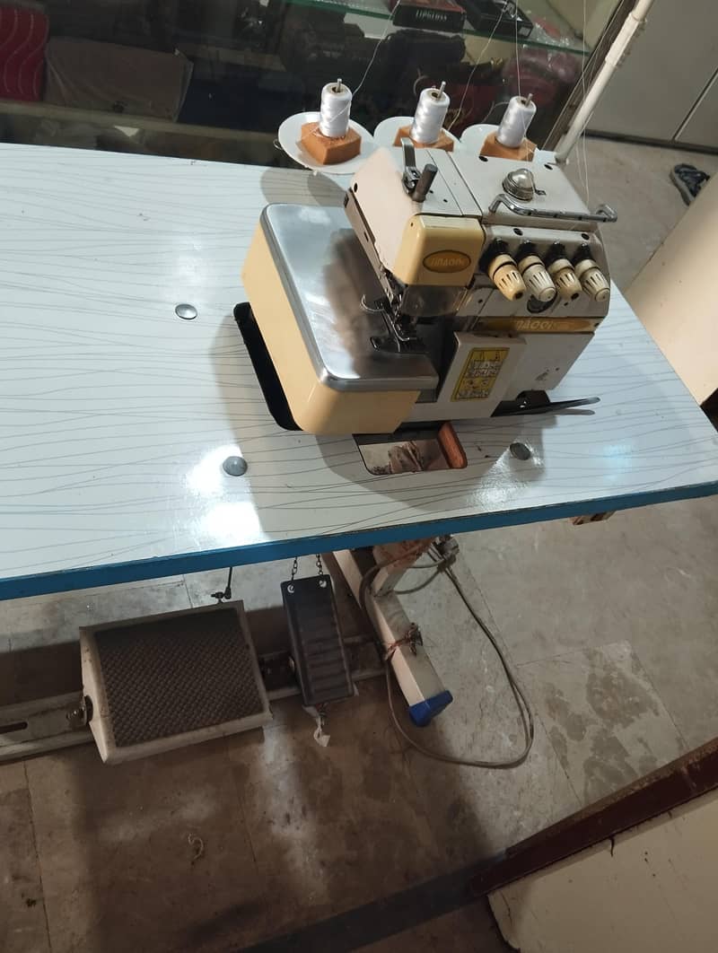 pikko + overlock machine  747 4