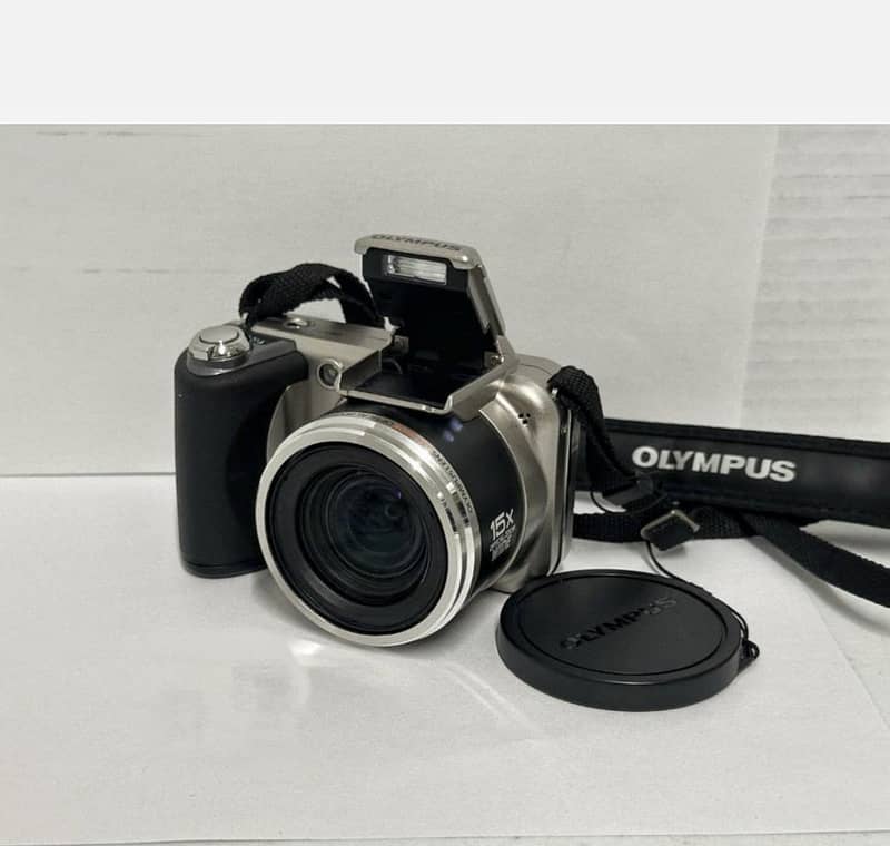 DSLR Camera (Olympus - SP 600UZ) 0