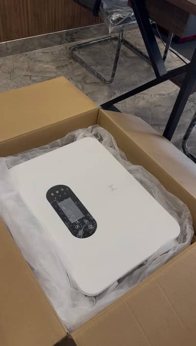 Solar Inverters Goodwe Hybrid LCD 6KW-10KW;