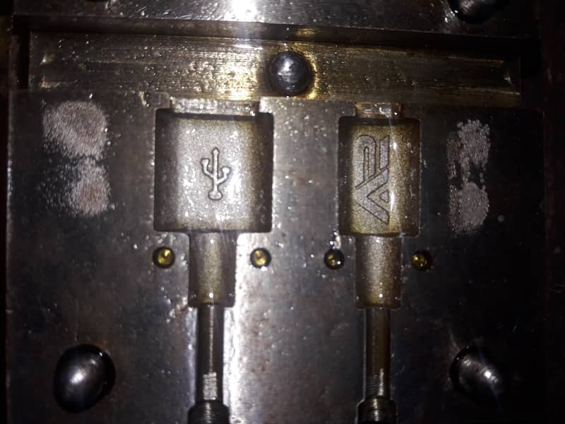 data cable die set 1