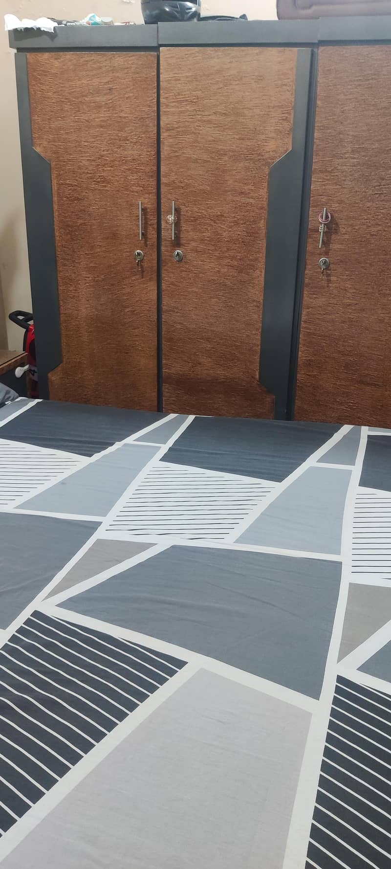 bed dressing table side table wardrobe 3