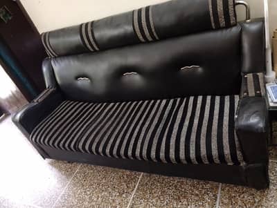 5 seater sofa set for urgent sale
