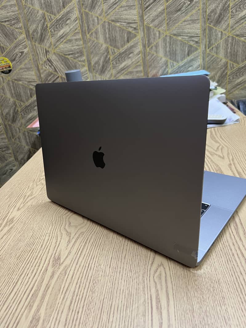 Mac Book Pro 2019 14