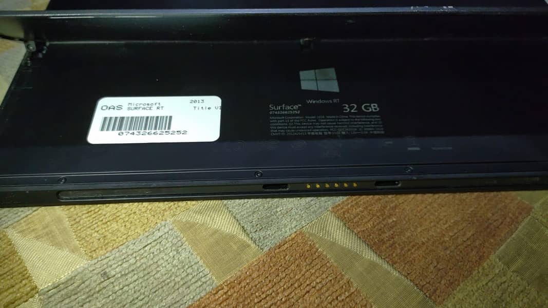 Microsoft Surface 1 windows Tablet 1