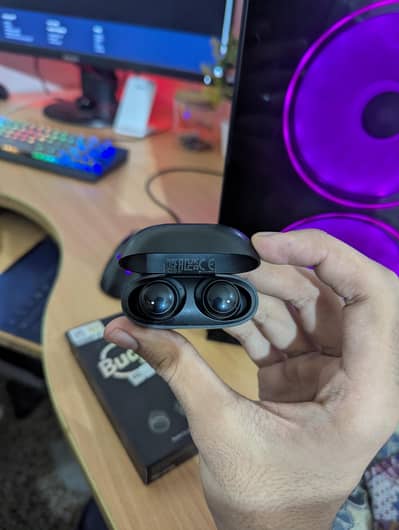 mi buds 3 lite with box amazing battery timing . 10/9 condition