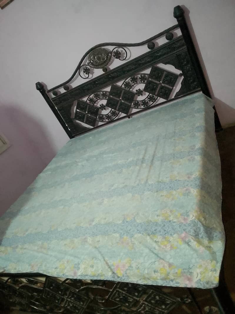 iron bed 1