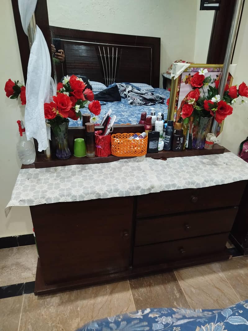 Dressing Table 0
