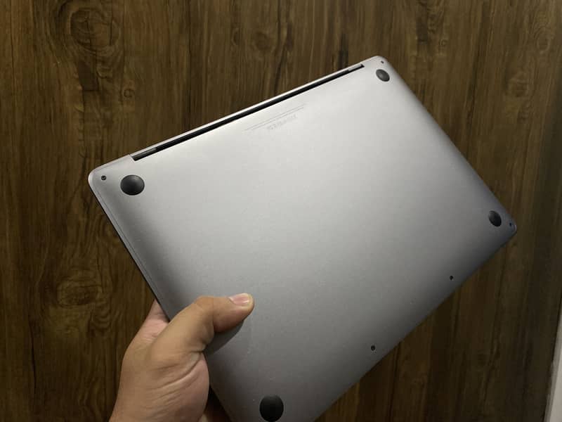 MacBook Pro 2017 8/128 2