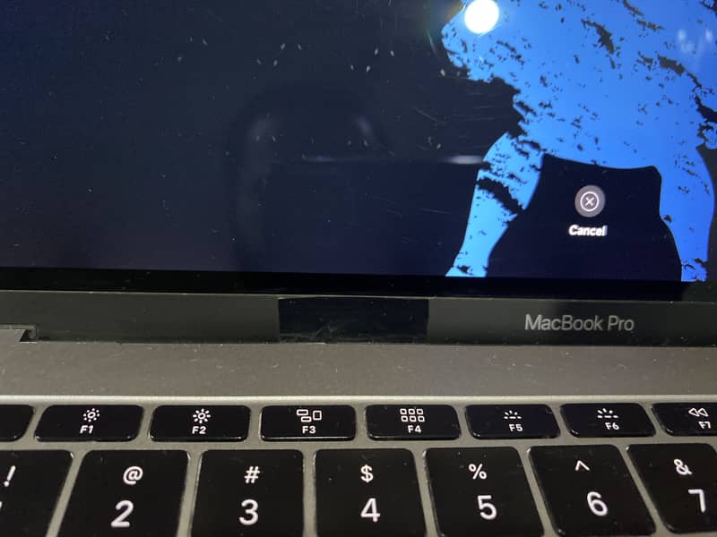 MacBook Pro 2017 8/128 3