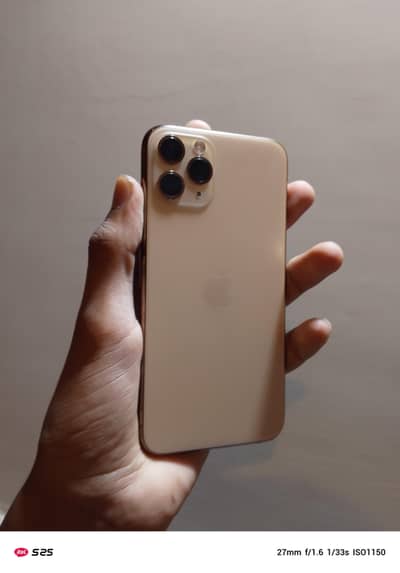 Iphone 11 pro board chahiya. . .