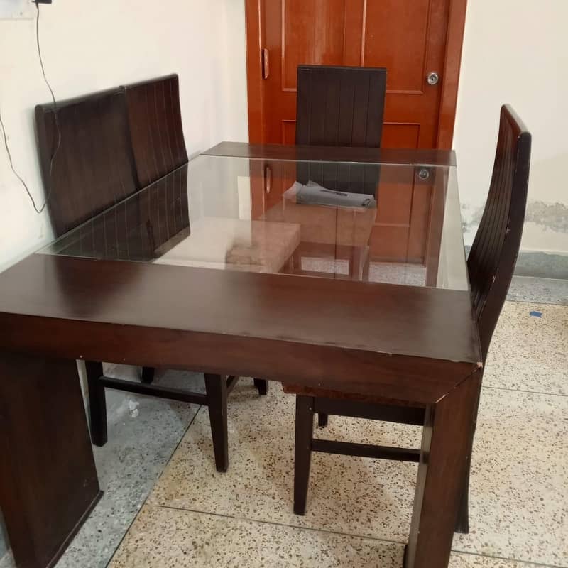 Dining Table with 6 chairs. 1