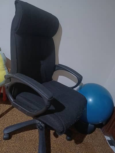 Boss revolving exactive chair