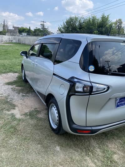 Toyota Sienta 2019/24