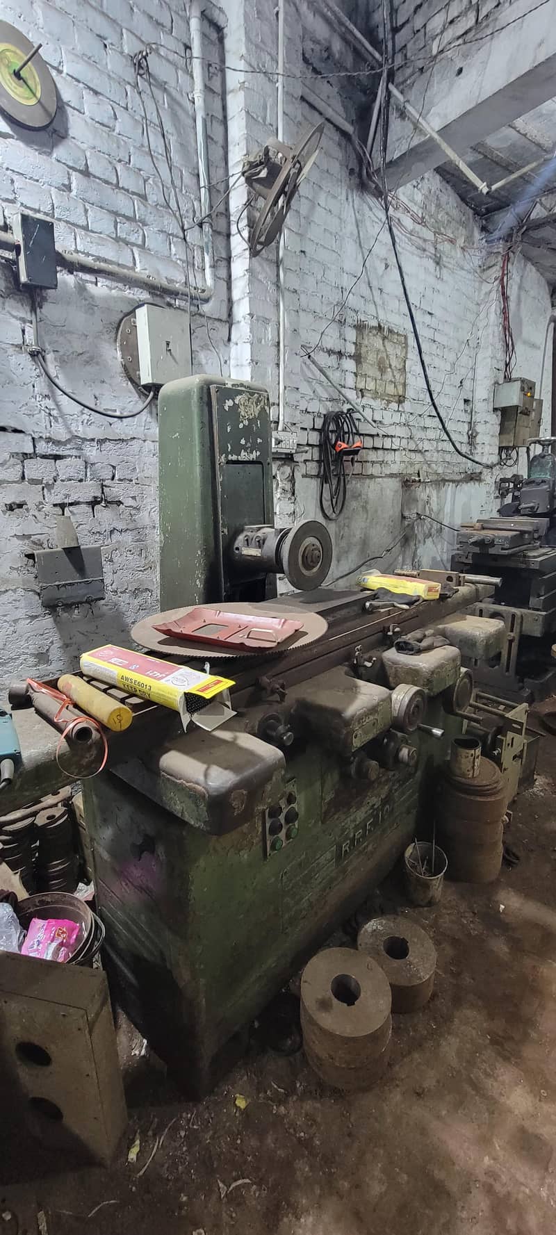 Surface Grinding Machine 4