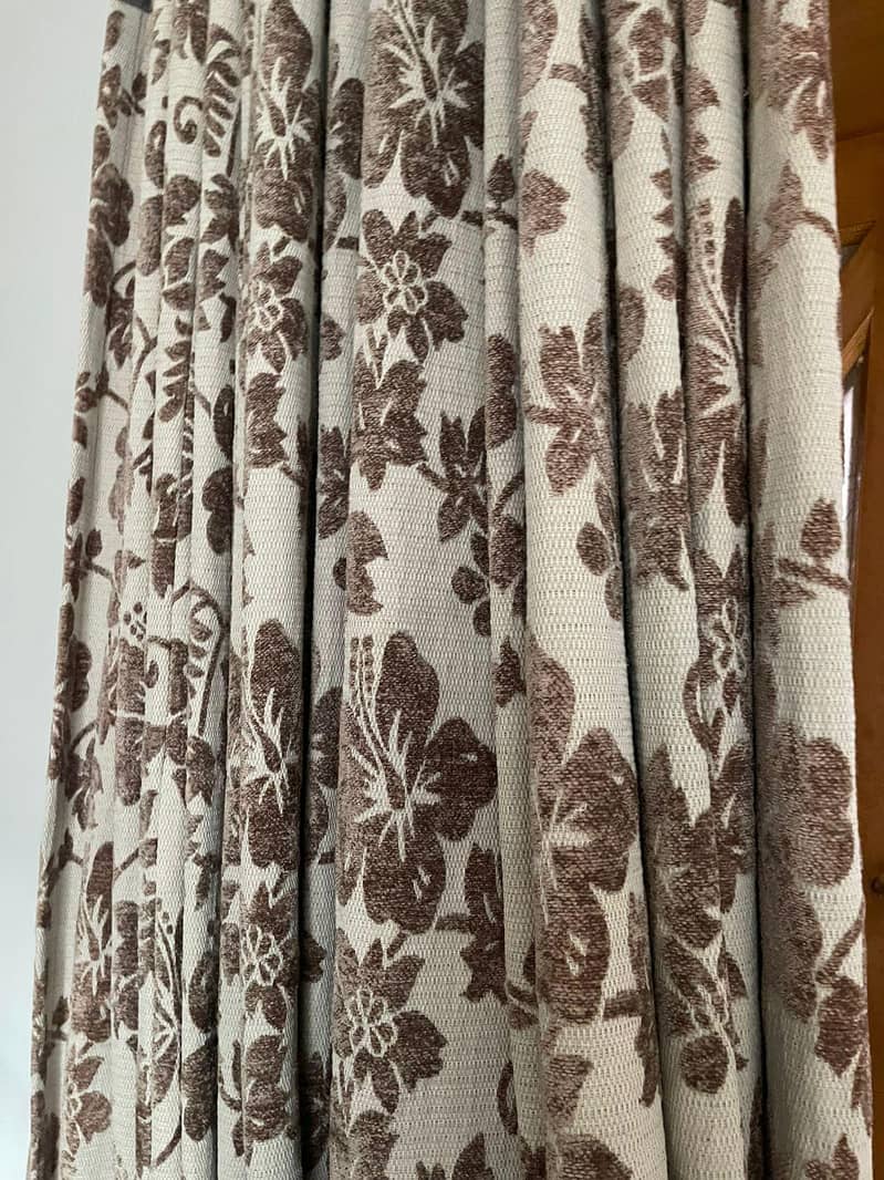 Curtain 4