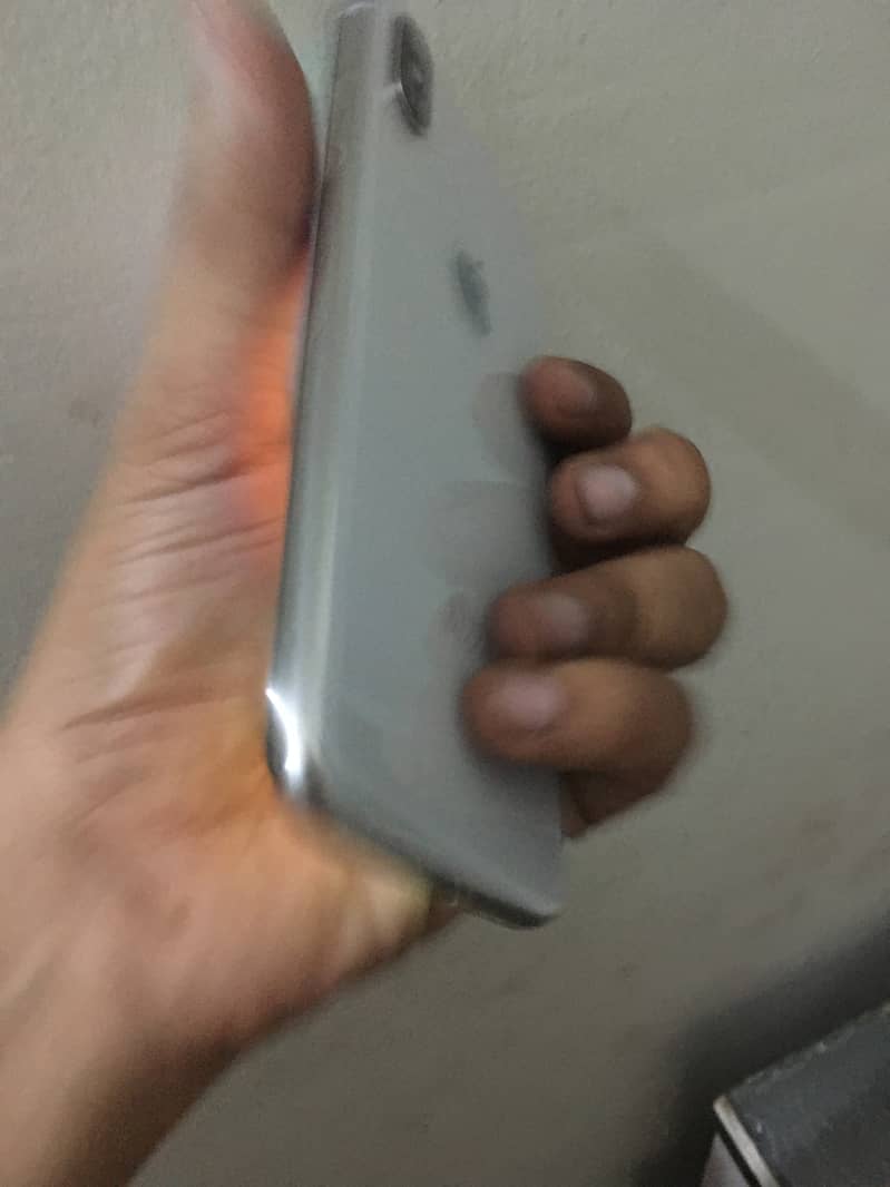 Apple iPhone X 5