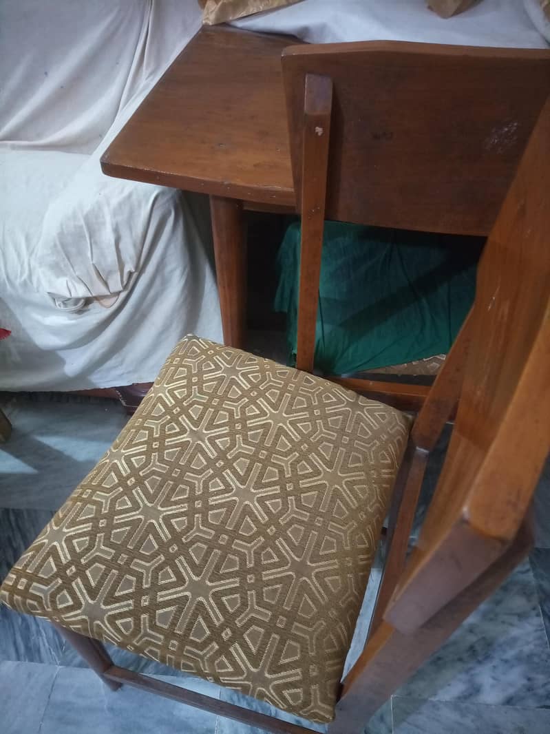 Dining table with solid chairs 2