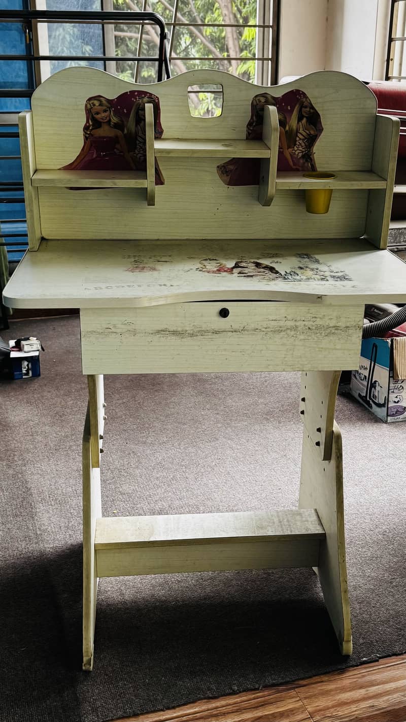 Study table for students 1