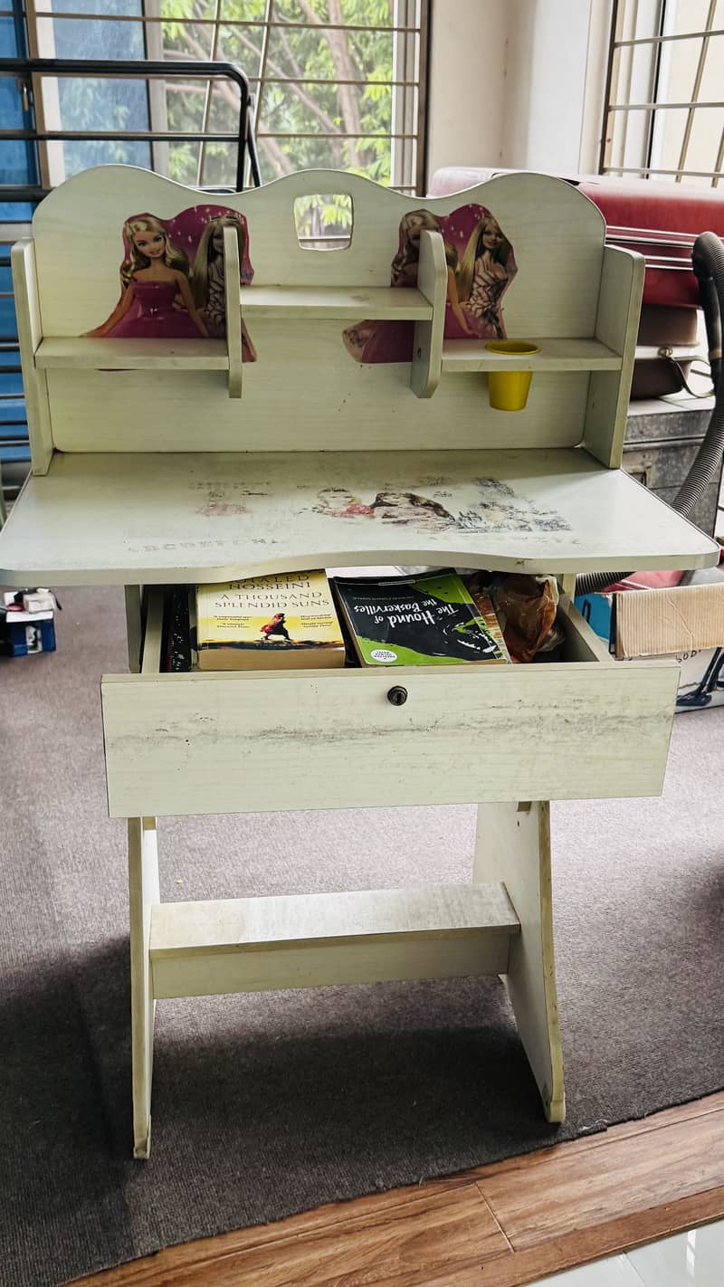 Study table for students 2